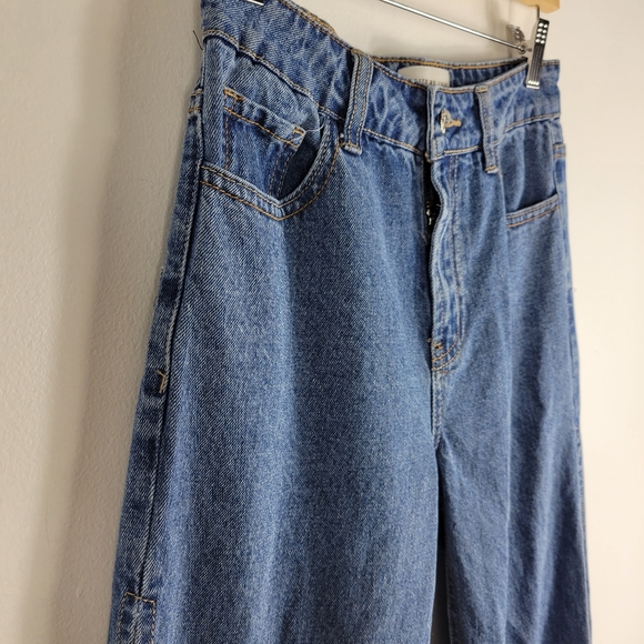 Litz by Uniq Open Side Wide Leg High Waist Patch Pocket Released Hem Jeans - Picture 4 of 10